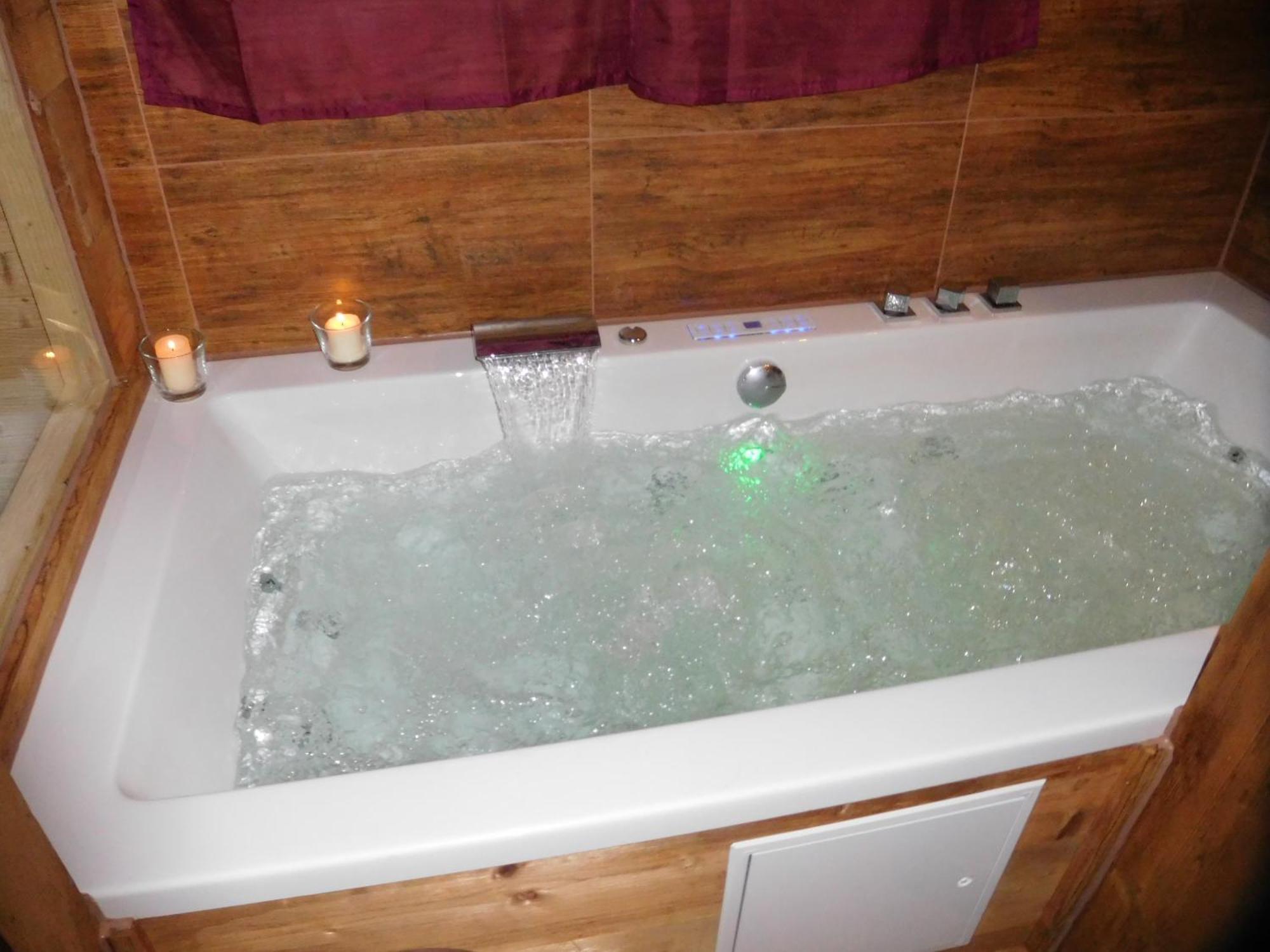 Wellnessoase Mit Sauna Und Whirlpool Інцель Екстер'єр фото
